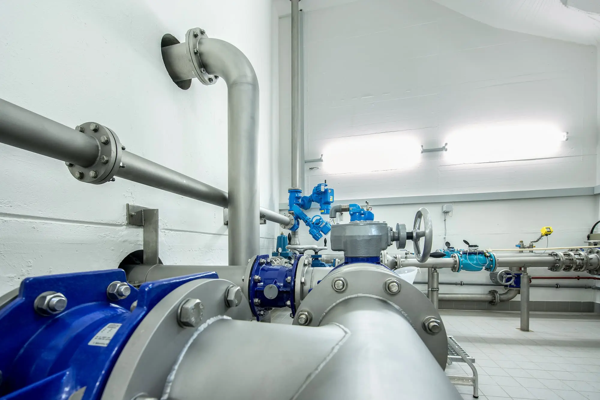 Kommunale Wasseraufbereitung mit großtechnischen Anlagen