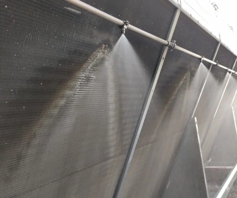 Systemspülung: Wasserdüse reinigt Rohrleitungen