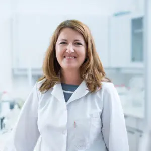 Edina Behlic im Thermochema Laboratorium