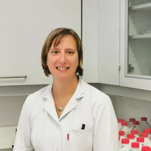 Christiane Haselsteiner im Thermochema Labor