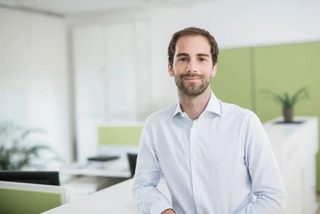 Thermochema Mitarbeiter im modernen Büro 2025